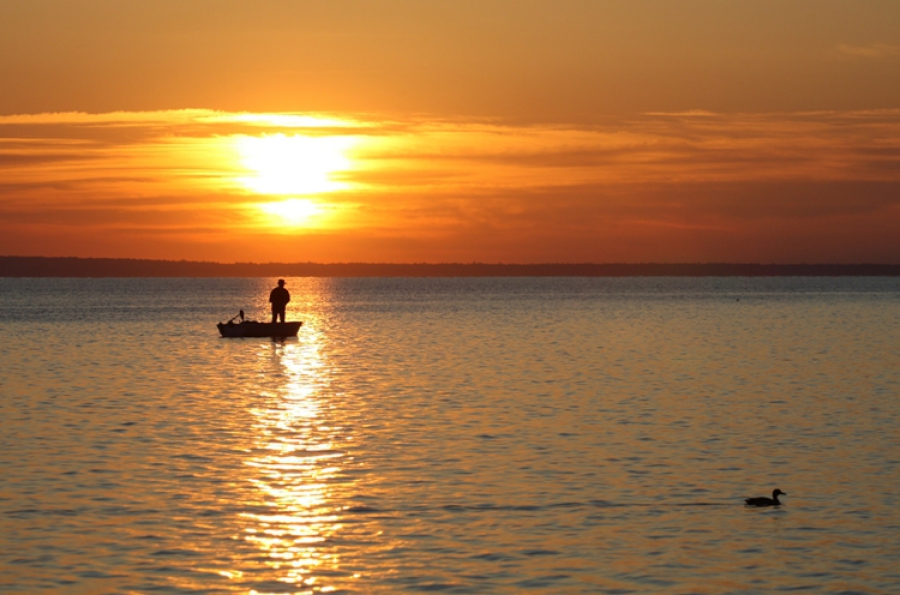 Költeni kell a Balatonra