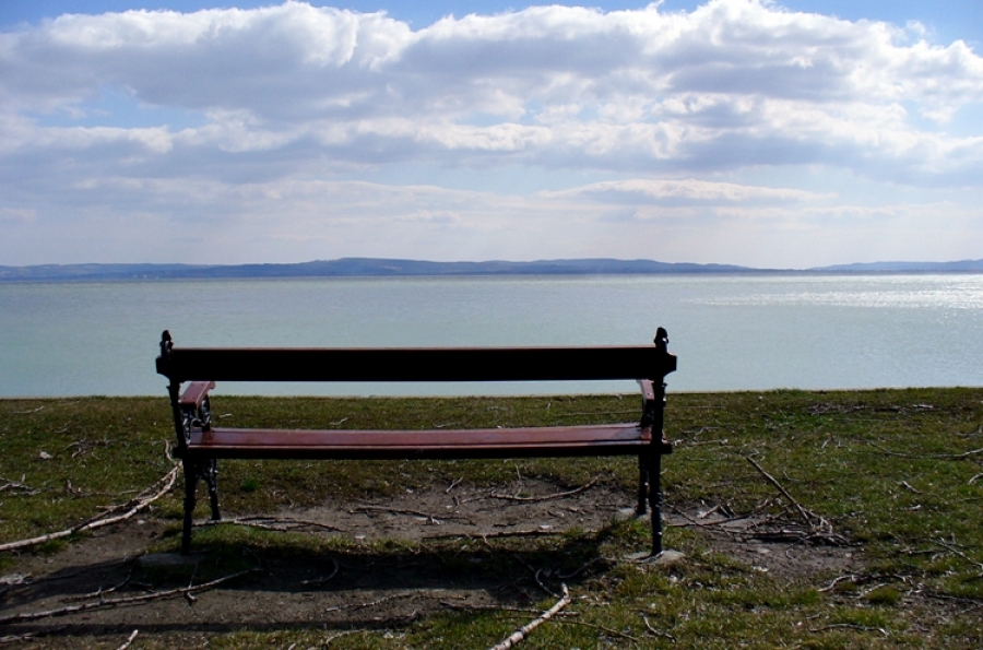 Változik a Balaton-törvény