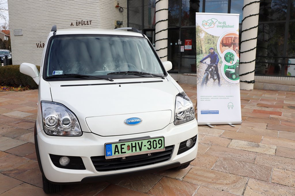 Ne élj üvegházban! – Elektromos autót kapott a város