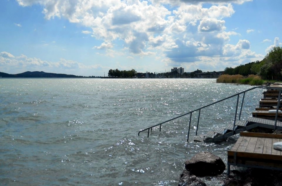 Nyitnak a füredi strandok