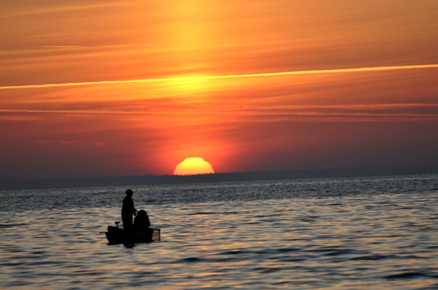 Hajnal a Balatonnál