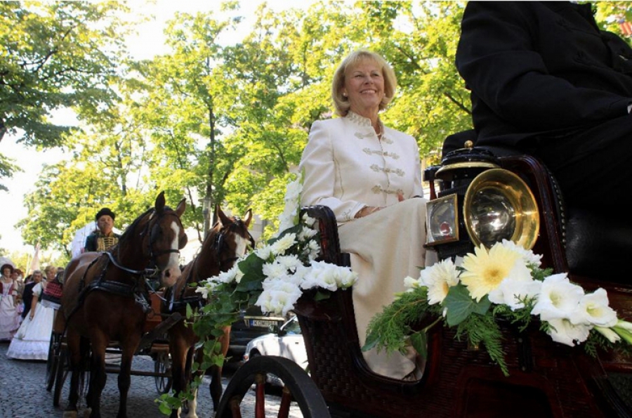 Több százan romantikáztak