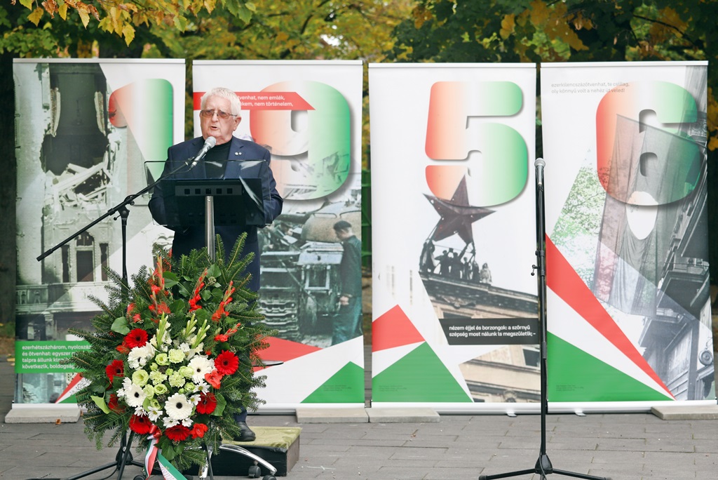 Soha többé diktatúrát!