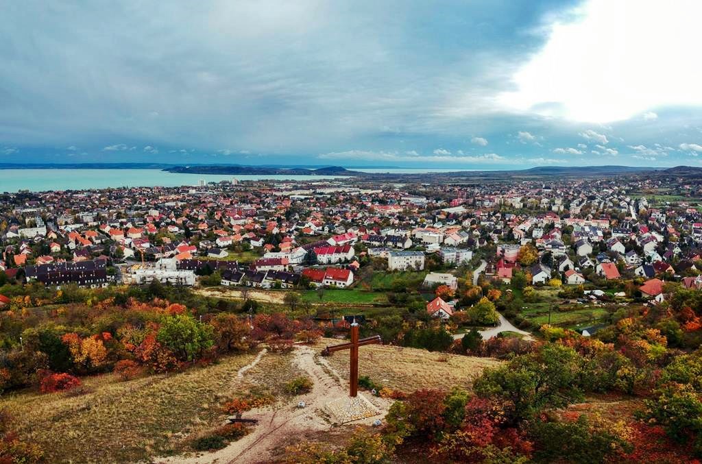 Bejárható Balaton-part, zöldterületek növelése
